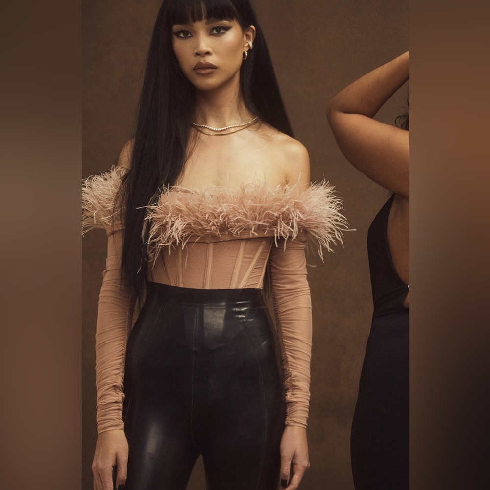 HOUSE OF CB 'Faith' Blush Off The Shoulder Feather Bodysuit NWOT - Picture 8 of 17